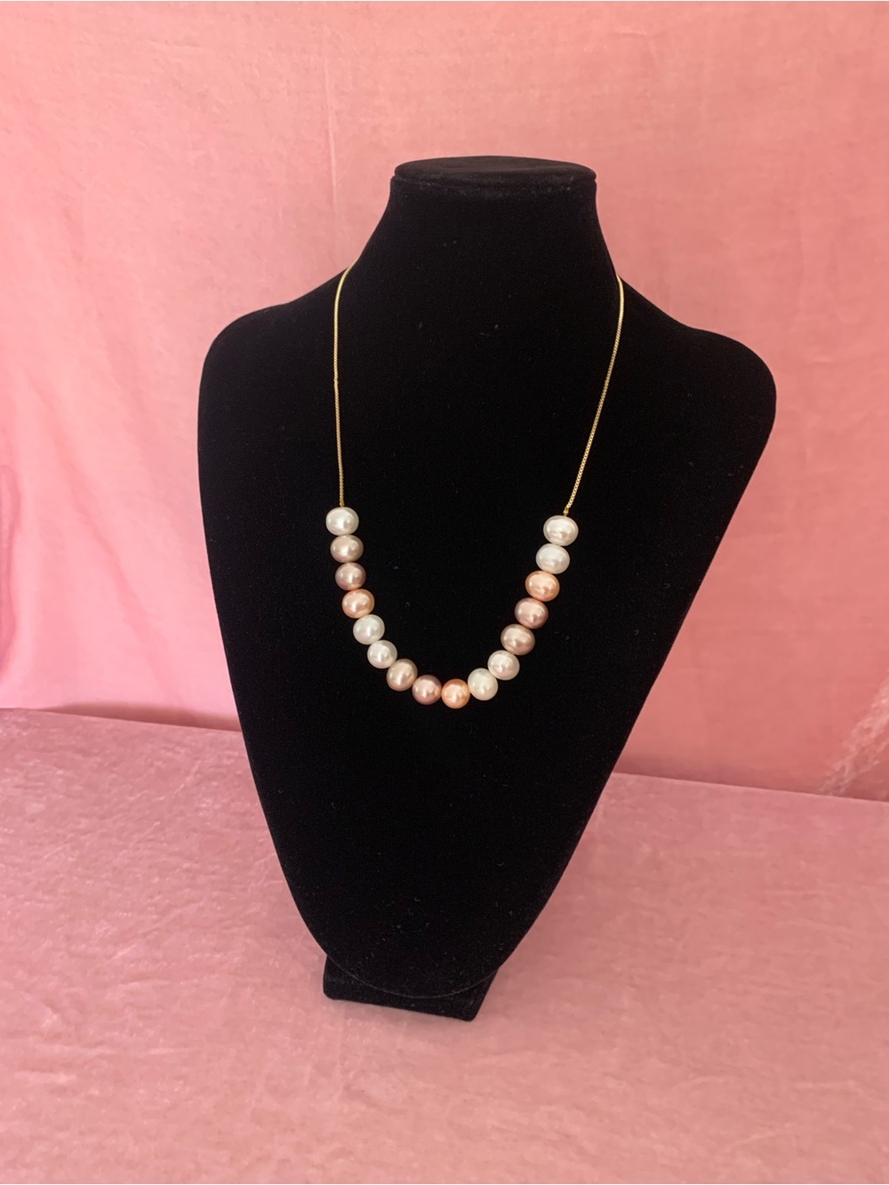 SACHI Two-Tone Pearl Necklace in Pink & White with Gold Chain